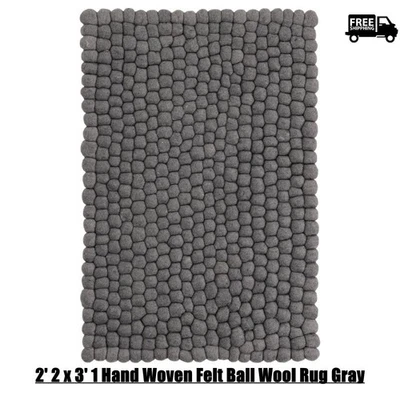 Alfombra de lana de bola de fieltro tejida a mano gris 2' 2 x 3' 1 Foto 1 de 4