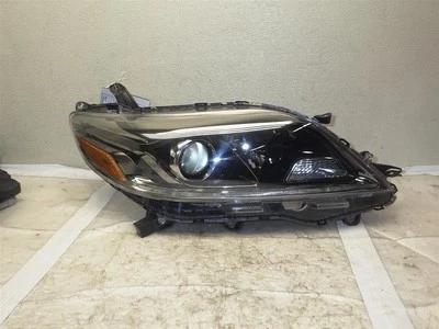 Faro de pasajero con luces LED de circulación diurna SE se adapta a 15-20 SIENNA 1717792 Foto 1 de 4