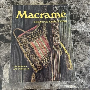 VINTAGE 1972 MACRAME CREATIVE KNOT-TYING  a " SUNSET BOOK " - Bild 1 von 3