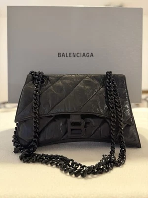 Bolsa de ombro Balenciaga pequena alça de corrente acolchoada de couro.  Excelente estado usado - Imagem 1 de 4