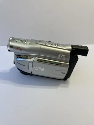 JVC Compact VHS Camcorder VHS  Model GR-AXM17U W/Carrying Case And AC Charge  - Image 1 of 4