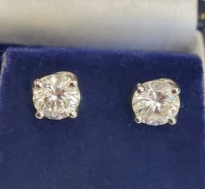18ct White Gold and Diamond Studs - 1.50ct - Stunning!!! - Picture 1 of 8