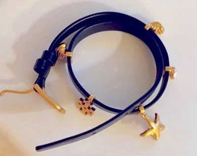 "Pulsera Tory Burch con correa de cuero negro con dijes 7,5""-8""" Foto 1 de 4