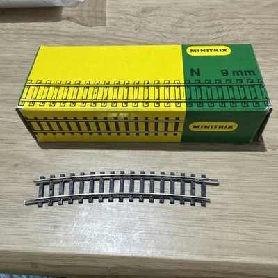 N Gauge Minitrix 14917 R3 15 degrees x13 pieces in box  - Image 1 of 3