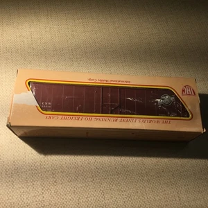 IHC HO Box Car.  CNW.  NIB. - Picture 1 of 7
