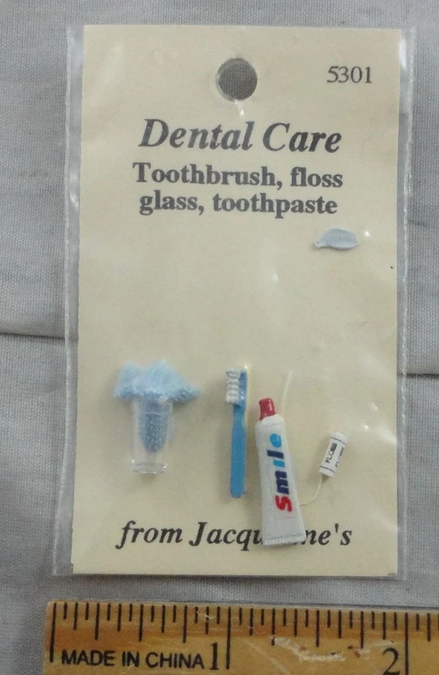 Cepillo de dientes/hilo dental/vidrio/pasta de dientes miniatura Jacqueline's escala 1:12 Foto 1 de 1