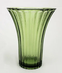 Vintage Avocado Green Glass Flower Vase  Ribbed Tapered With Flared Rim  7¼" - Picture 1 of 8