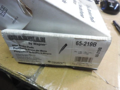 90 pastillas de freno de disco semi metálicas delanteras para Dodge Aries 65-219 BP-142 Foto 1 de 3