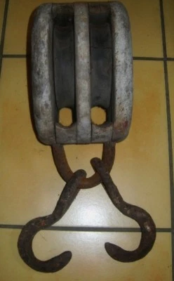 ANCIENNE POULIE BOIS DOUBLE AXES EN BOIS ET FER NAVIRE BATEAU XIXème XXème D917 - Photo 1/4