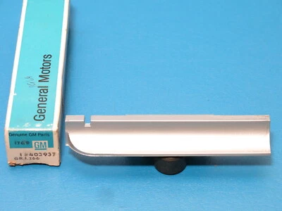 Nuevo de Lote Antiguo GM 1969 Oldsmobile Delta 88 98 mano izquierda izquierda izquierda parrilla a capó relleno moldura 403937 Foto 1 de 4