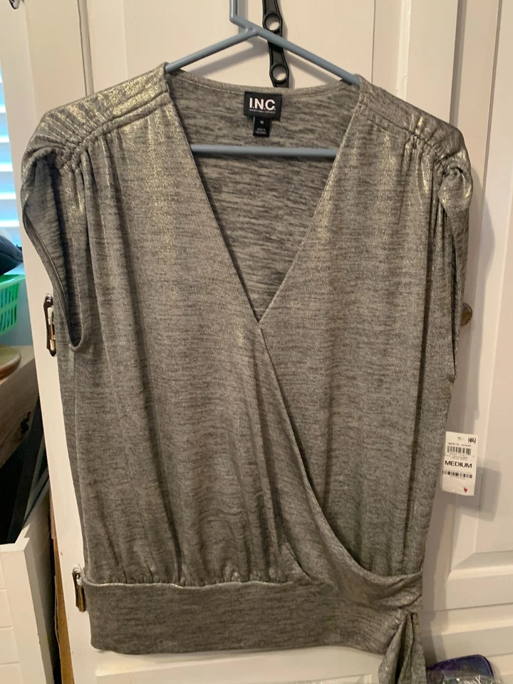 NUEVO CON ETIQUETAS INC nuevo stock tienda M gris plata cintura con bandas cruzada frente Foto 1 de 1