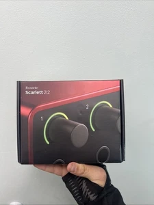 Focusrite Scarlett 2i2 4th Gen 2-in 2-out USB Music Audio Recording Interface - Picture 1 of 9