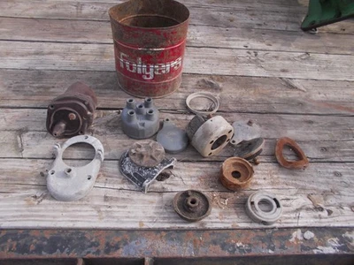 Universal Magnetos Magneto tractor parts pieces IH Farmall - Image 1 of 4