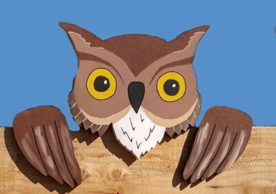Wise Great Horned Owl Fence Peeker Garden Yard Art Playground School Decoration - Image 1 of 2