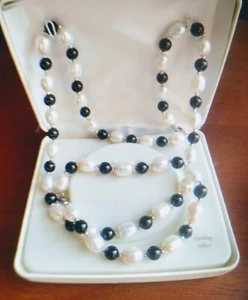  Natürliche Perlenkette, Onyx & Silber passendes Armband in Original Box - Bild 1 von 12