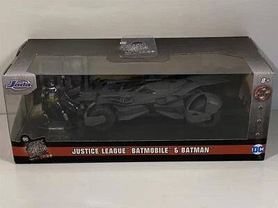 Batmobile Di Batman Justice League Con Figura Scala 1:32 Jada 31706 - Immagine 1 di 4