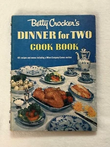 Betty Crocker’s Dinner for Two Cook Book General Mills 1958 Spiral Bound HC Vtg - Imagen 1 de 8