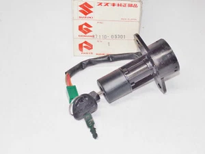 INTERRUPTOR DE ENCENDIDO CON LLAVE GS125 GS450 GSX400 37110-05301 OEM NOS - Imagen 1 de 1