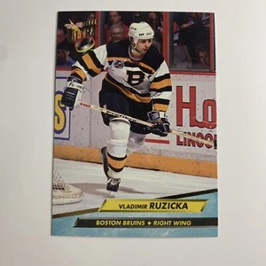 Vladimir RUZICKA 1992-93 Fleer Ultra #10 Boston Bruins - Picture 1 of 2
