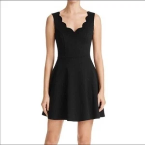 Aqua Scalloped V Neck Black Sleeveless Dress Size Small Short Cocktail Date - Picture 1 of 9