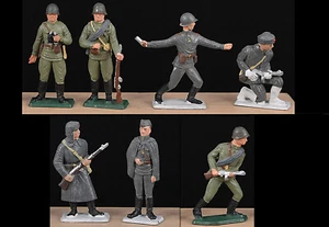 Starlux WWII Russian Infantry - 7 in 7 poses - 60mm Painted Toy Soldiers - Picture 1 of 1