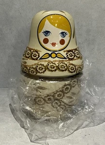 Nestelpuppe Messbecher von Tara Old World Keramik Temp-Tations - Bild 1 von 5