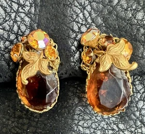 Vintage Citrine Color Rhinestone Clip On Earring GOld Tone Leaves And Stones - Picture 1 of 4