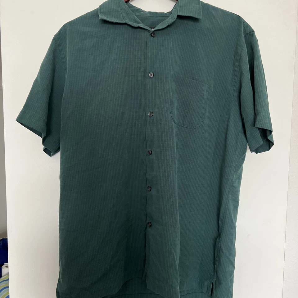 Alfani Shirt Mens Large Green Soft Button 54% Rayon 46% Polyester Short Sleeve - Image 1 of 4