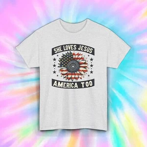 Camisa She Loves Jesus America Too | Camiseta Patriótica Cristiana Girasol Regalo Fe - Imagen 1 de 9