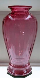 Fenton VASE COUNTRY CRANBERRY OPTIC RIB 12 1/2 INCH Vintage* FREEusaSHIP - Picture 1 of 2
