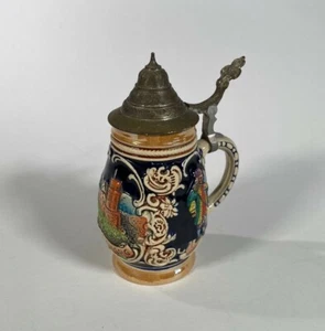 VINTAGE DEUTSCHER BIERKRUG MIT METALLDECKEL HEIDELBERG PERKEO FASS SCHLOSS 5" HOCH - Bild 1 von 11
