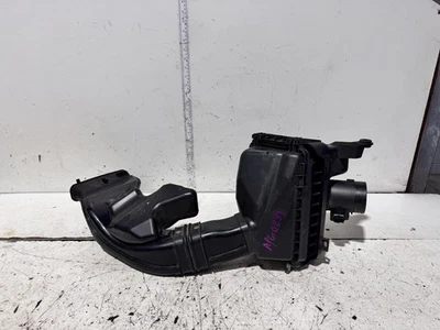 Mitsubishi Outlander Air Cleaner Box ZH 11/2006-10/2012 - image 1 of 4