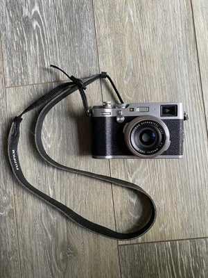 Fujifilm Fuji X100F Digital Camera 24.3MP Silver - Image 1 of 4