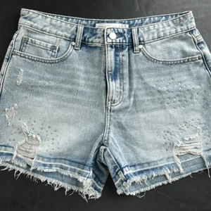 NWOT Rebecca Minkoff Women's 4 Crystal Embellished Distressed Denim Shorts NEW - Picture 1 of 13