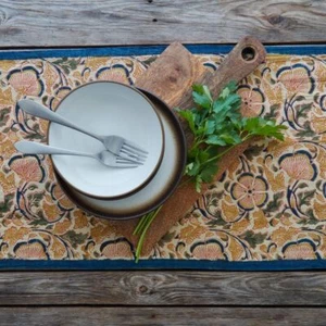 Corredor de mesa Kalamkaari beige floral 72 x 14 - Imagen 1 de 4