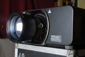 *Panasonic PT-DZ13KE*3-DLP 3D Beamer Projektor 12000 Lumen projector WUXGA SDI - Picture 1 of 17