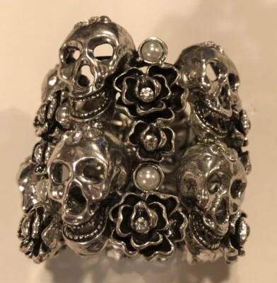 Brazalete Calavera y Rosas Gótico Steampunk Motociclista XL Diamante/Perla Halloween Foto 1 de 4