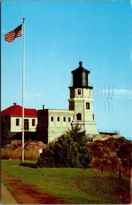SPLIT ROCK LIGHTHOUSE North Shore Drive DULUTH, Minnesota MN c1955 Postcard - Picture 1 of 2