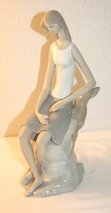 Lladro meditierend #4645 - Mädchen hält eine Blume - Bild 1 von 10