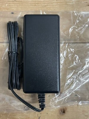 Fuente de alimentación conmutada Polycom 1465-42740-003 VVX 48VDC - Nuevo  Foto 1 de 2