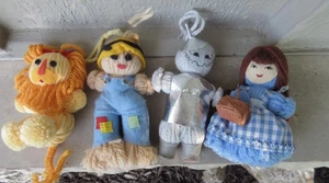 4 Vintage Zauberer von Oz Garn & Filz Handarbeit Weihnachtsschmuck Qualitätsarbeit 4" - Bild 1 von 7
