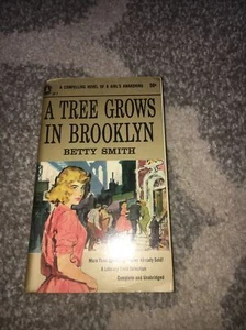 Vintage 1956 Popular Library Paperback Novel A Tree Grows in Brooklyn - Picture 1 of 7