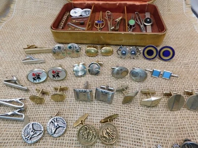 Lote de gemelos clips de corbata de joyería patrimonial de colección para hombre tachuelas barras en caja Furrington Foto 1 de 4