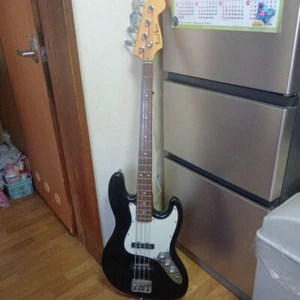USA 4 String Bass Guitar Solid Body, Black hardware Collaboration - Picture 1 of 7