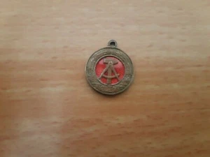 Pendant Deutschland Deutsche Demokratische Republik DDR germany old vintage - Picture 1 of 4