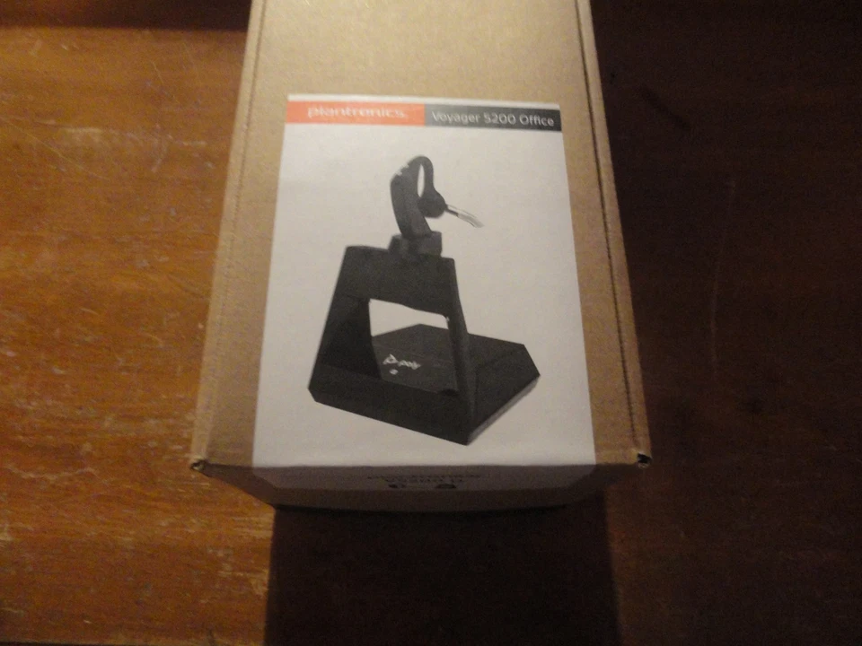Plantronics Voyager 5200 Office Headset Combo Unit -V5200D -New in Box - Image 1 of 4