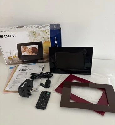 Sony DPF-E72N 7" Digital Picture Frame- COMPLETE - Image 1 of 4