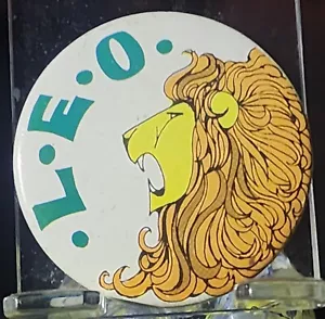 Pinback MCM Leo Zodiac vintage nuevo de colección años 60 hecho por armadura - Imagen 1 de 3