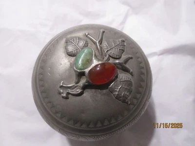 Антикварная китайская оловянная круглая крышка коробки для безделушек украшена сердоликом и нефритом - Изображение 1 из 4