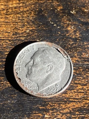 1997 D Roosevelt Dime Flaking / Planchet / Lamination error Coin - Image 1 of 3